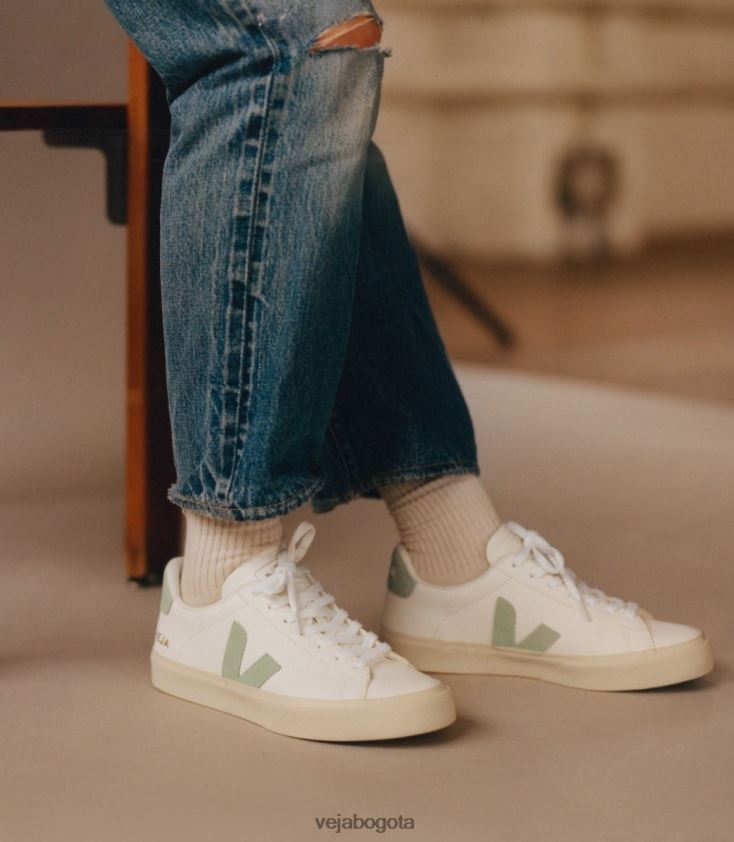 Veja Z6JRPR17campo cuero sin cromo matcha blanco