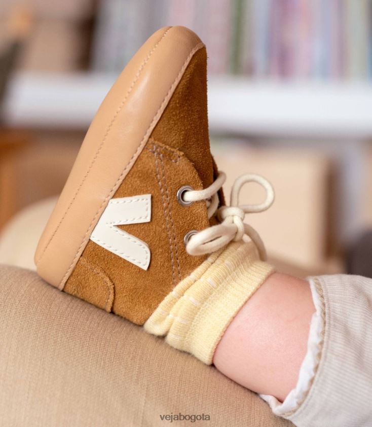 Veja Z6JRPR402pierre camel ante bebe